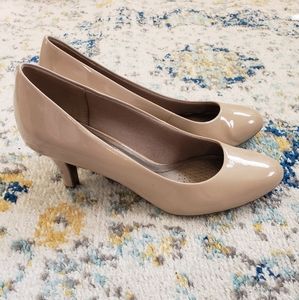 Life Stride Nude Pumps sz 10